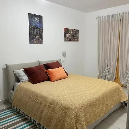 Elegant Apartment, Centre With Terrace